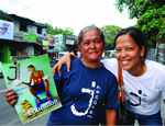 フィリピン『Jeepney』誌の販売者  アティ・メリー